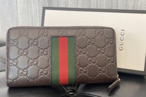 GUCCIの長財布