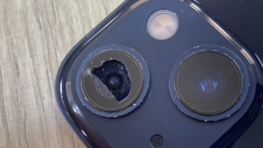 カメラレンズ割れ