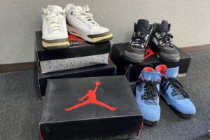 NIKEのエアジョーダンシリーズ（エアジョーダン5）