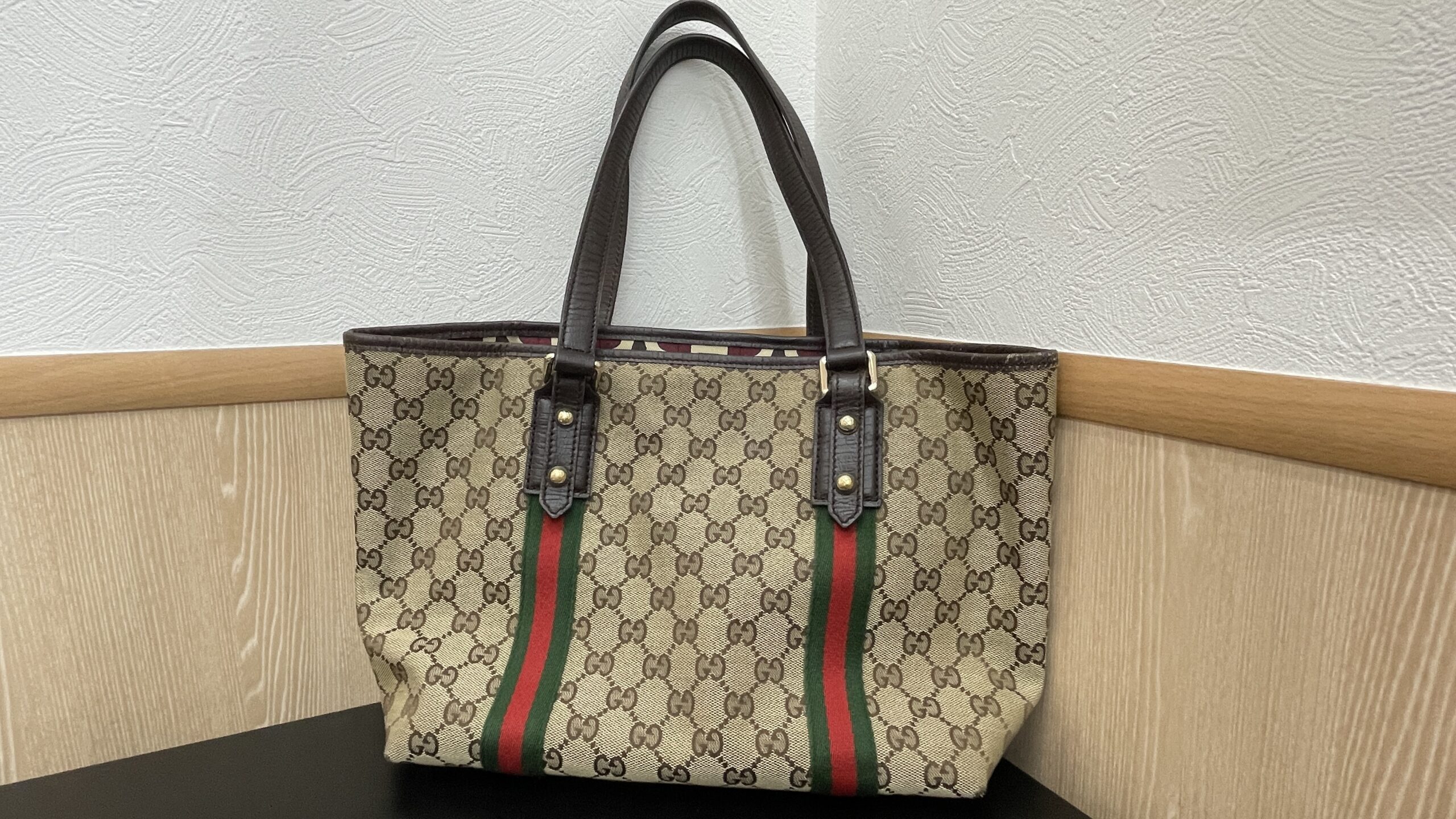 グッチのハンドバッグ（ブラウン）